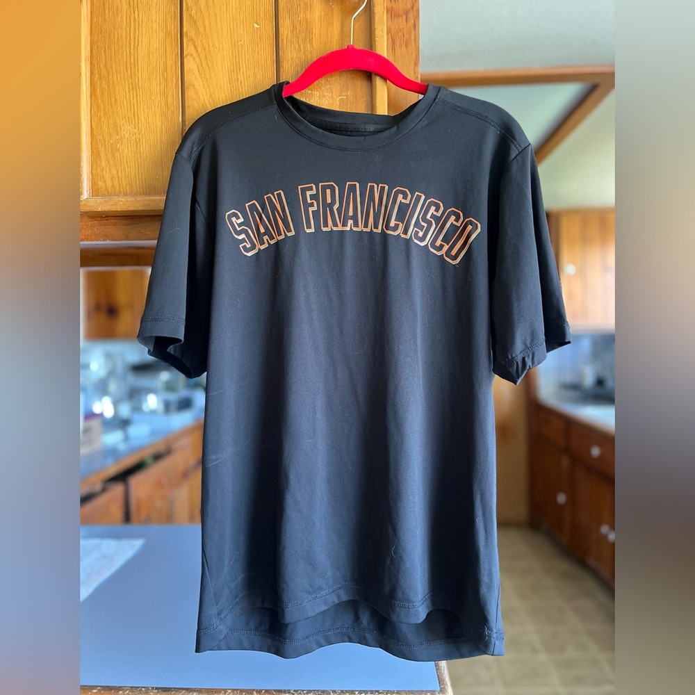 San Francisco Giants baseball genuine merchandise size M tee EUC